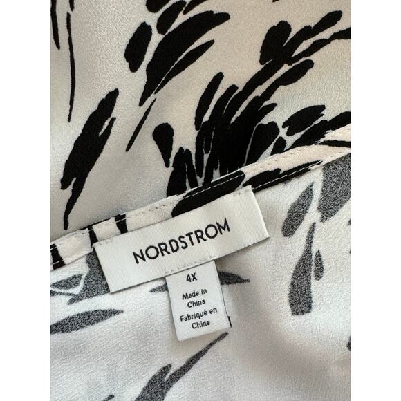 New ~ NORDSTROM ~ V Neck Sleeveless Top Plus Size 4X - Picture 4 of 5